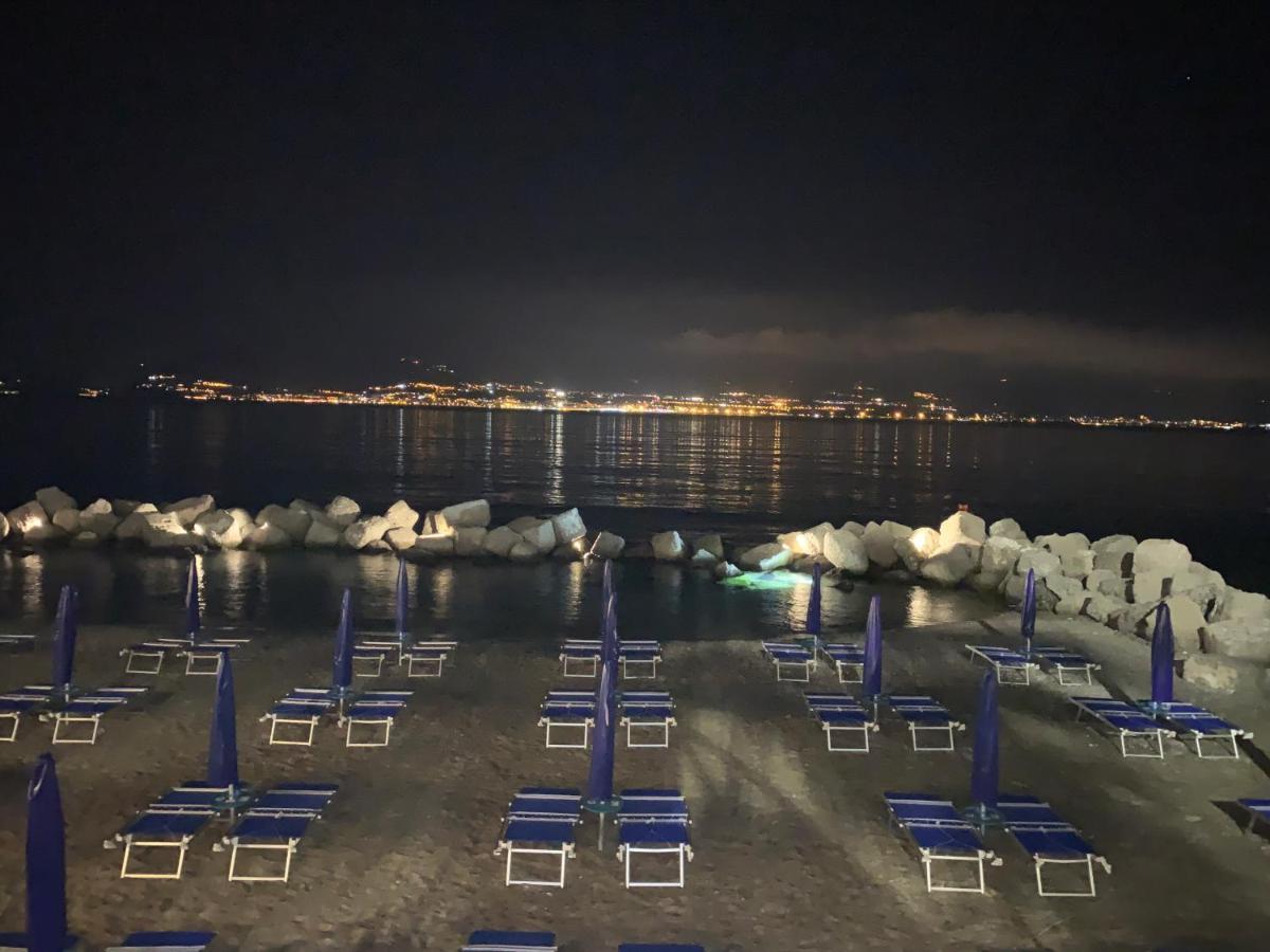 Bed And Beach Messina Exterior photo