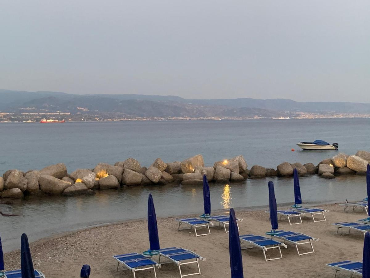 Bed And Beach Messina Exterior photo
